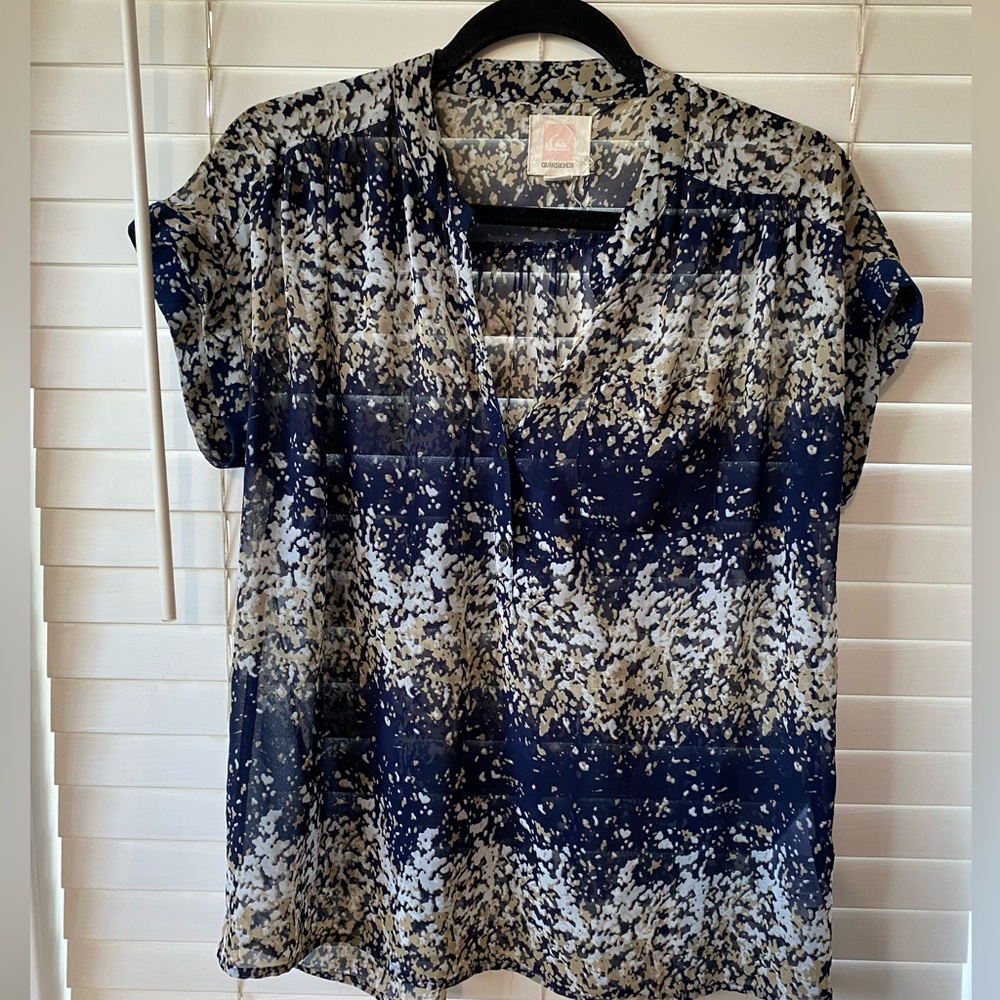 Accepting offers - Quiksilver Blouse